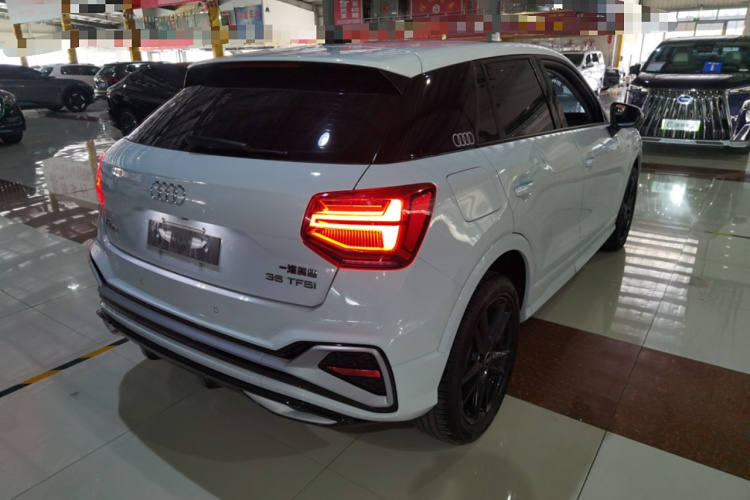 奥迪Q2L 2023款 35TFSI 进取动感型车身外观6005