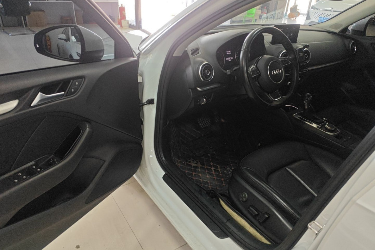 奥迪A3 2015款 Sportback 35 TFSI 百万纪念舒享型中控内饰7003