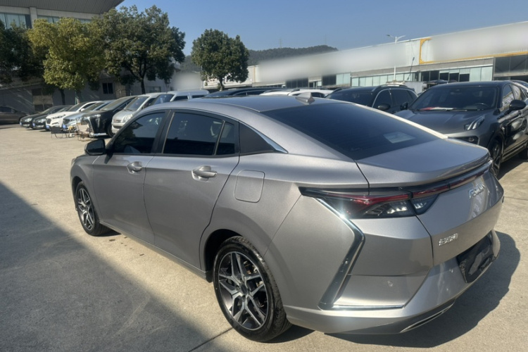 东风风神 奕炫 2021款 230T 自动追梦版车身外观6003