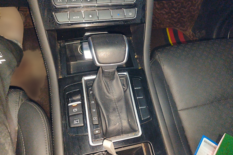 中国重汽VGV VGV U70 2020款 1.5T 自动智享豪华版 7座局部细节18