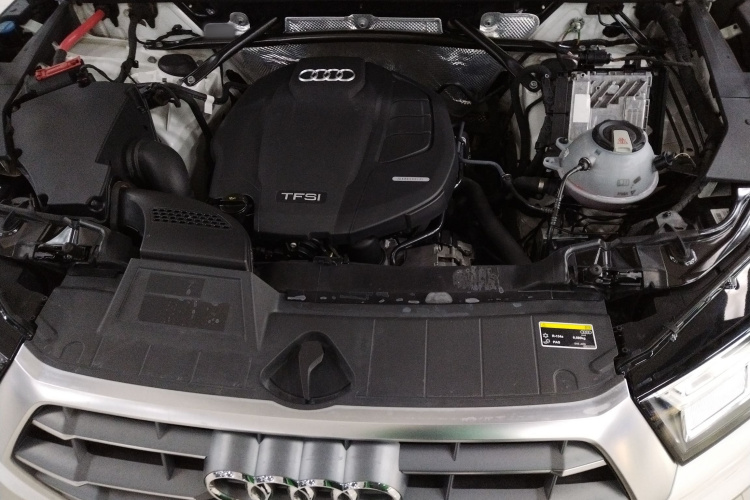 奥迪Q5L 2020款 45 TFSI 尊享运动型机舱底盘24