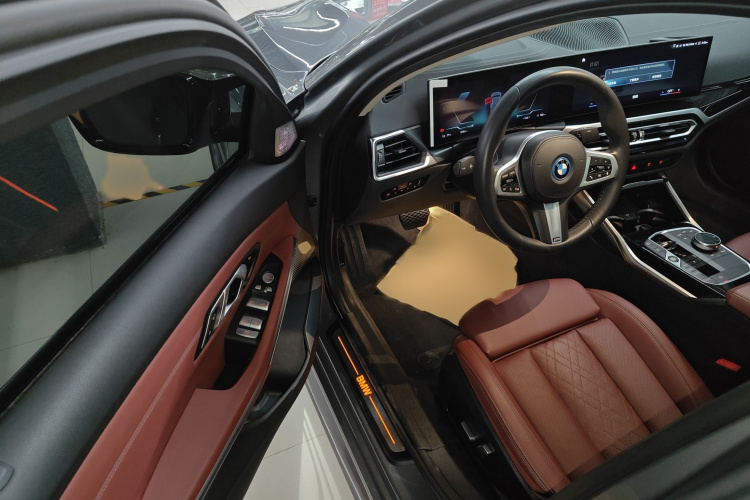 宝马i3 2022款 eDrive 35 L中控内饰7003