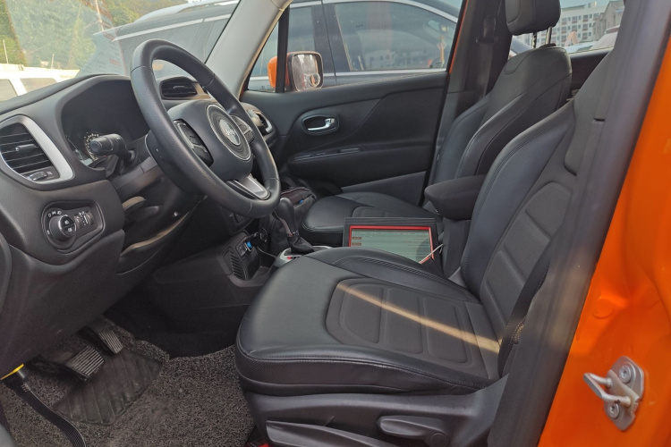 Jeep 自由侠 2019款 220T 自动领先版局部细节19