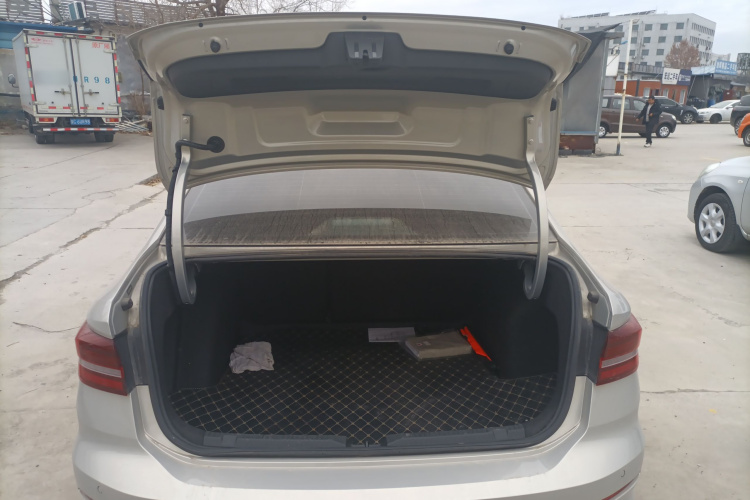 大众 朗逸 2022款 280TSI DSG舒适版机舱底盘23