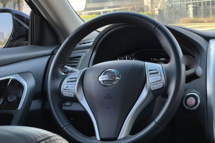 日产 天籁 2016款 改款 2.0L XL舒适版中控内饰7004