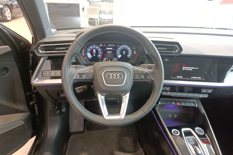 奥迪A3 2025款 A3L Limousine 35TFSI 飞驰尊享型中控内饰13