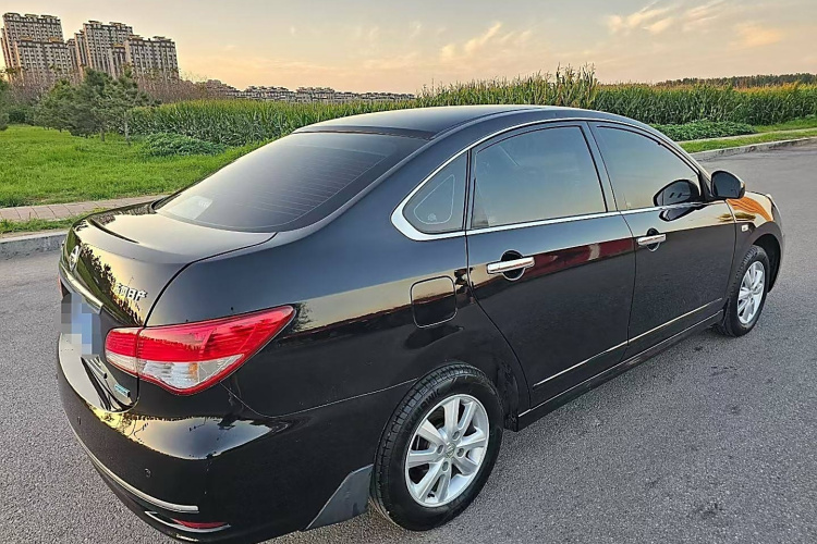 日产 轩逸 2016款 经典 1.6XE 手动领先版车身外观6003