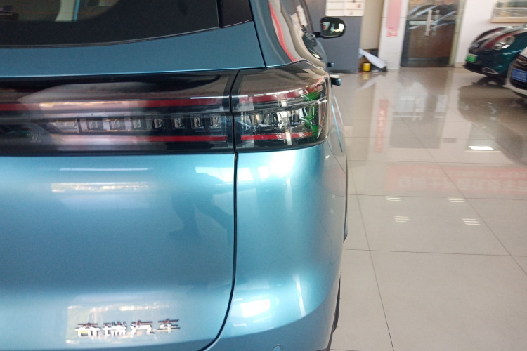 奇瑞 瑞虎8 PLUS C-DM 2025款 1.5T 116km 尊贵型 5座车身外观9