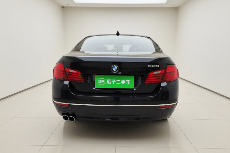 宝马5系 2017款 528Li 豪华设计套装车身外观6