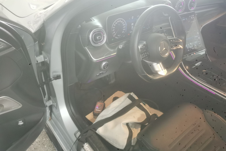 奔驰C级 2022款 C 260 L 运动版中控内饰7003