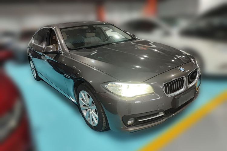 宝马5系 2014款 530Li 豪华设计套装车身外观3