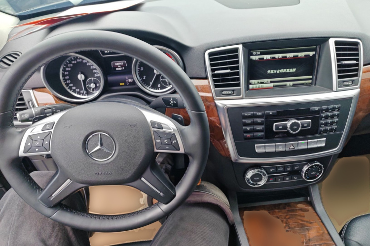 奔驰M级 2014款 ML 400 4MATIC动感型中控内饰7002