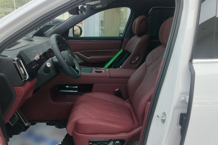 鸿蒙智行 问界M8 2025款 增程 Max+版 53.4kWh 5座版局部细节19