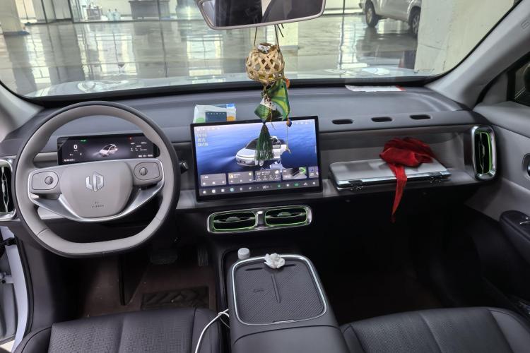 零跑汽车 零跑B10 2025款 510激光雷达版中控内饰7001