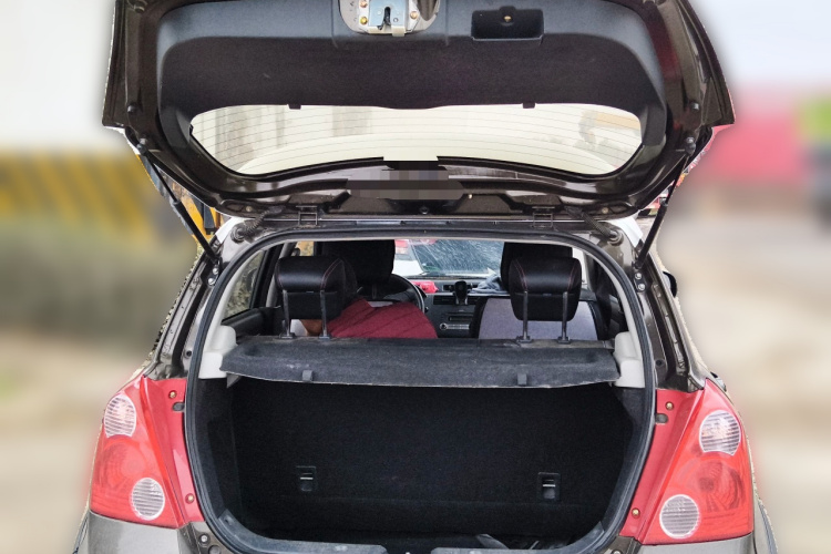 铃木 雨燕 2015款 1.5L 手动限定版中控内饰23