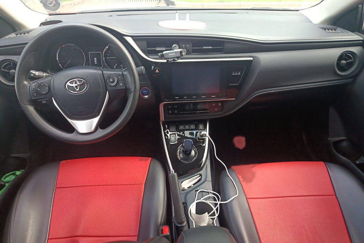 丰田 雷凌双擎E+ 2019款 1.8PH GS E-CVT精英天窗版中控内饰7002