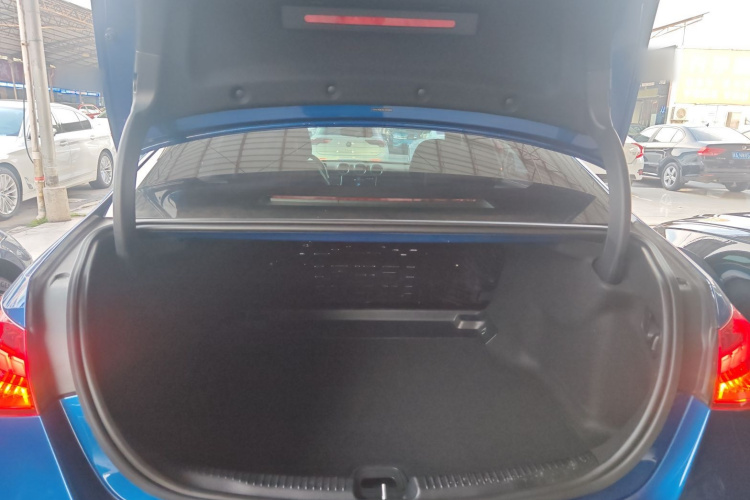 奔驰C级 2022款 改款 C 200 L 运动版局部细节23