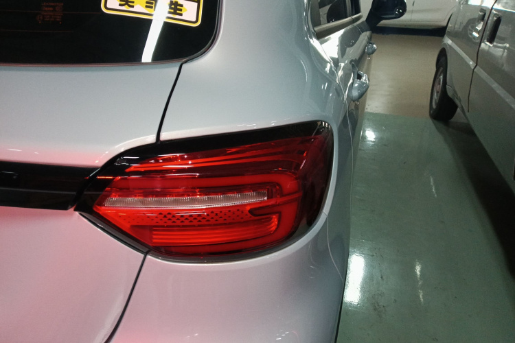 零跑汽车 零跑T03 2022款 星钻版车身外观9