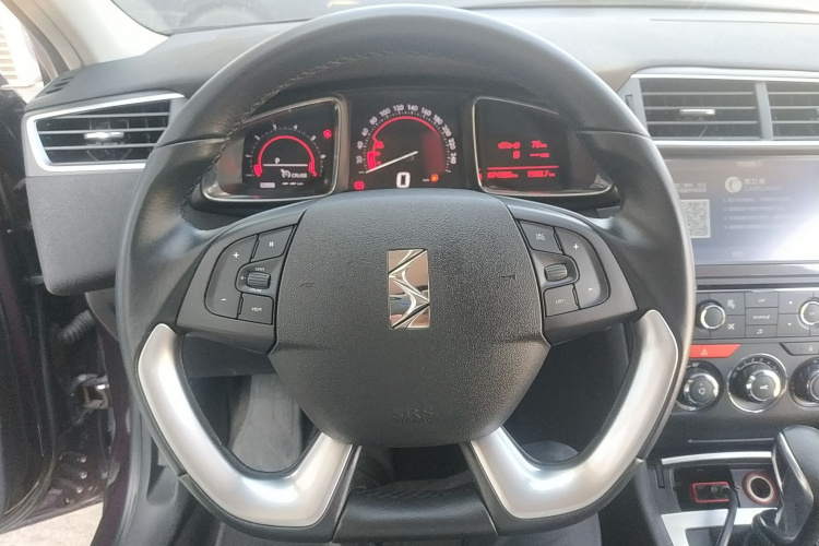 DS 5LS 2015款 1.6T 舒适版THP160局部细节13