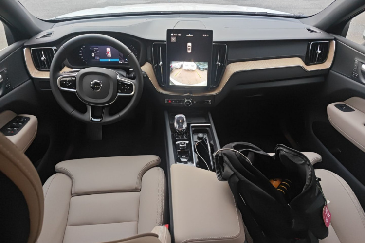 沃尔沃XC60 2026款 B5 四驱智远豪华版中控内饰12