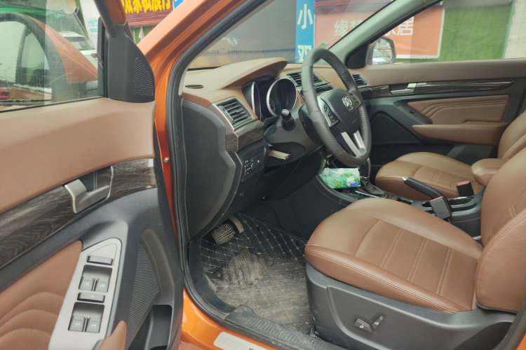 北汽威旺S50 2016款 1.5T CVT乐动尊享型中控内饰20
