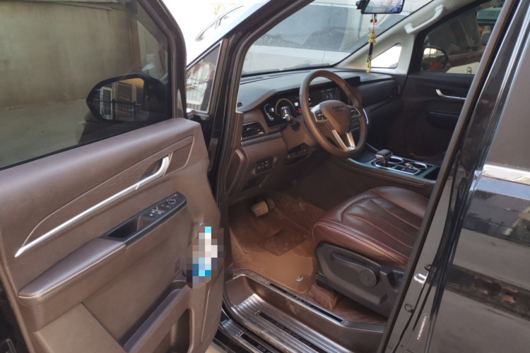 BAW北汽制造 锐胜王牌M7 2023款 2.0L 自动长轴创享型 7座中控内饰20