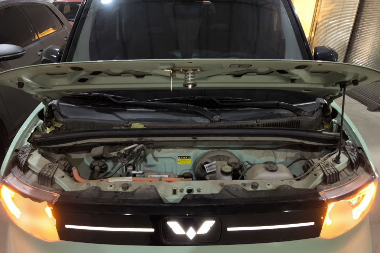 五菱汽车 宏光MINIEV 2022款 马卡龙臻享款 三元锂机舱底盘24