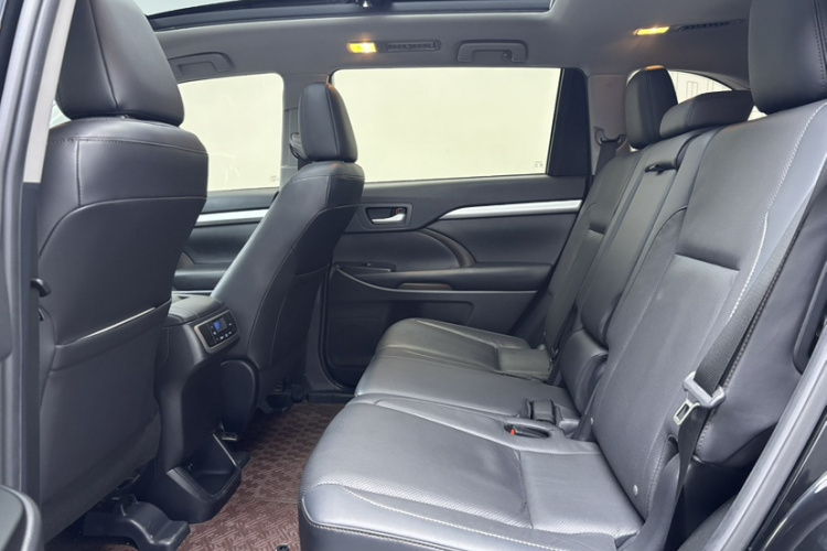 丰田 汉兰达 2021款 2.0T 四驱豪华版 7座中控内饰7001