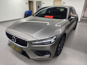 沃尔沃S60新能源 2022款 T8 E驱混动 四驱智逸豪华版