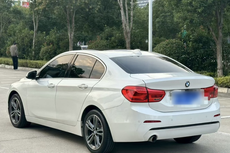 宝马1系 2018款 改款 118i 运动型车身外观6009