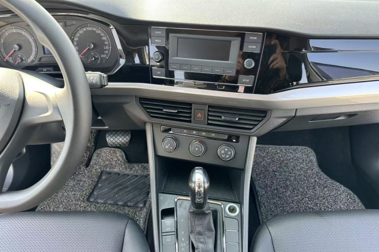 大众 宝来 2020款 1.5L 自动时尚型中控内饰7010