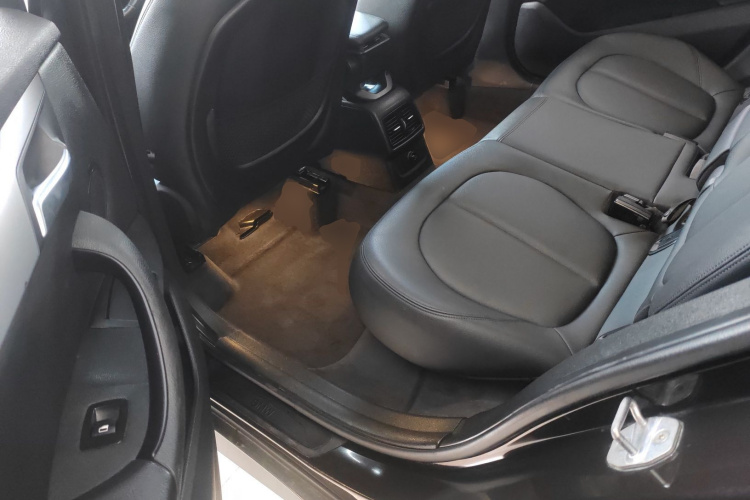 宝马X1 2016款 sDrive18Li 尊享型中控内饰21