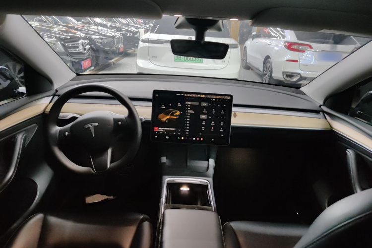 特斯拉 Model Y 2022款 改款 后轮驱动版中控内饰12