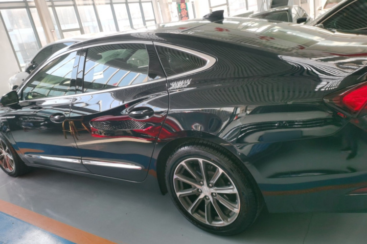 别克 君越 2019款 28T 豪华型车身外观4