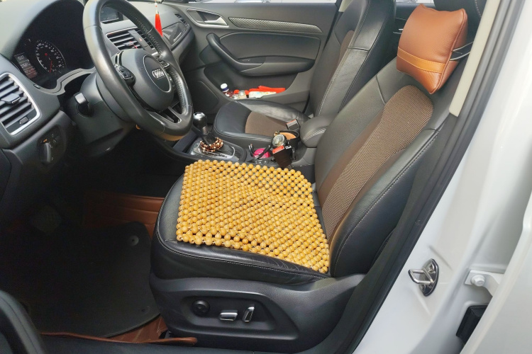 奥迪Q3 2018款 30周年年型 30 TFSI 时尚型局部细节19