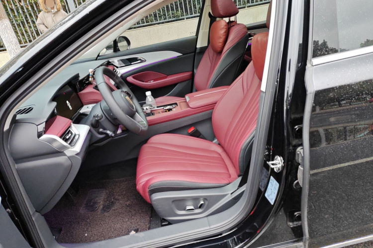 红旗H5 2025款 2.0T 自动旗畅版中控内饰19