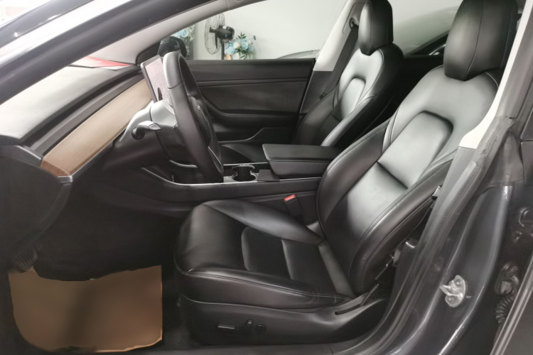 特斯拉 Model 3 2019款 标准续航后驱升级版中控内饰19