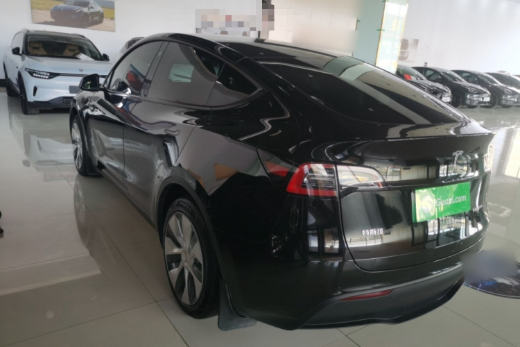 特斯拉 Model Y 2022款 改款 后轮驱动版车身外观4