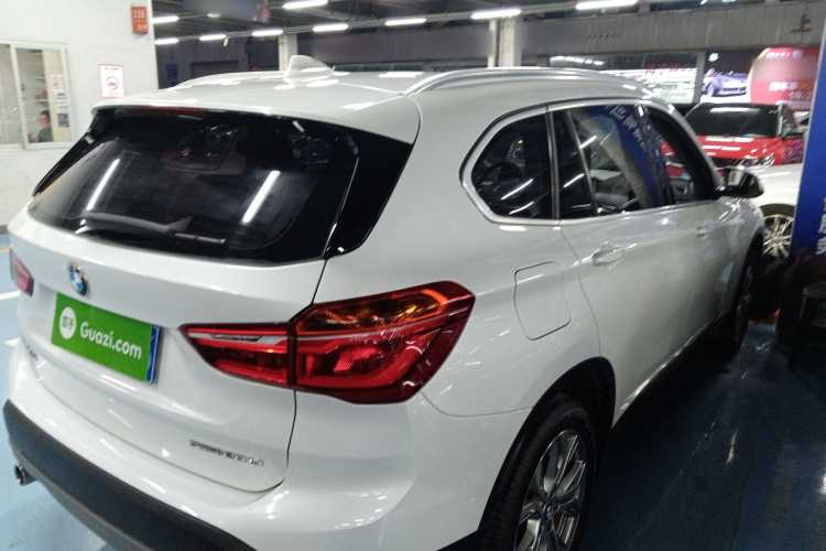 宝马X1 2018款 sDrive20Li 领先型车身外观6005