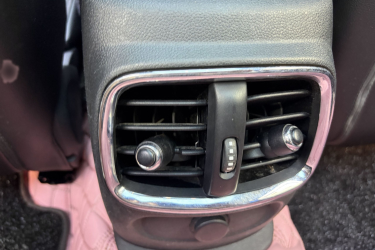 MINI Clubman 2016款 改款 1.5T COOPER 极客版中控内饰7009