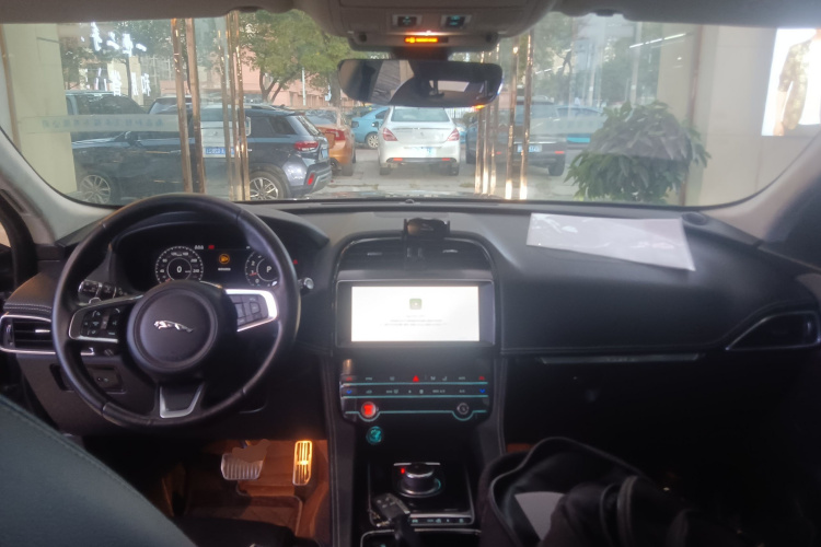 捷豹F-PACE 2020款 2.0T 赛旗版中控内饰12