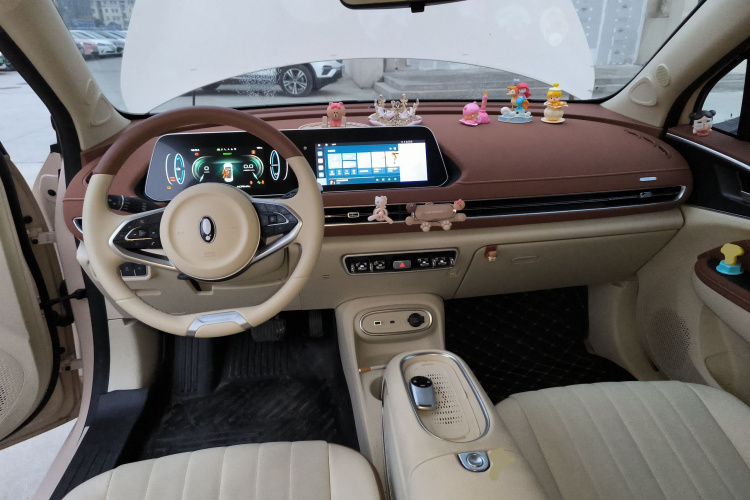 欧拉好猫 2023款 401km标准续航 豪华型 磷酸铁锂中控内饰7002