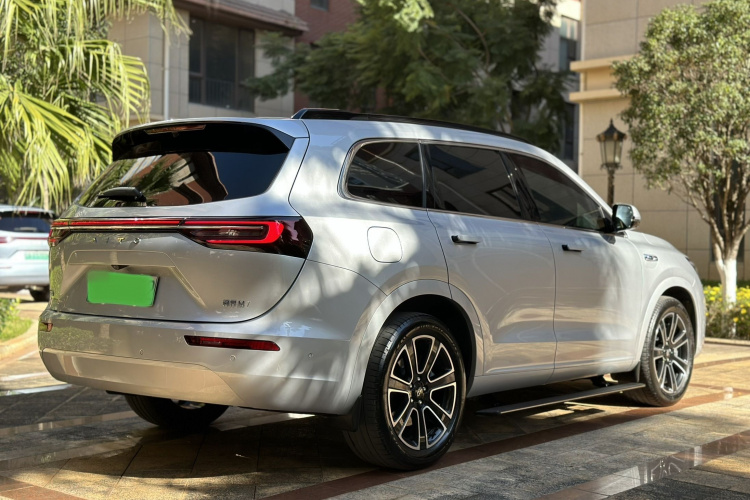 鸿蒙智行 问界M7 2024款 1.5T 智驾四驱Ultra版 6座车身外观6004