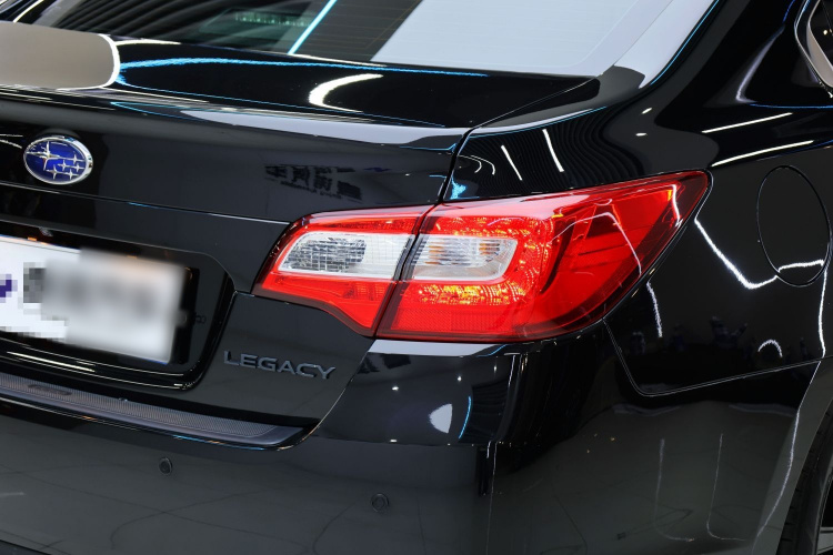 斯巴鲁 力狮 2020款 改款 2.5i 荣耀限量版 EyeSight车身外观6012