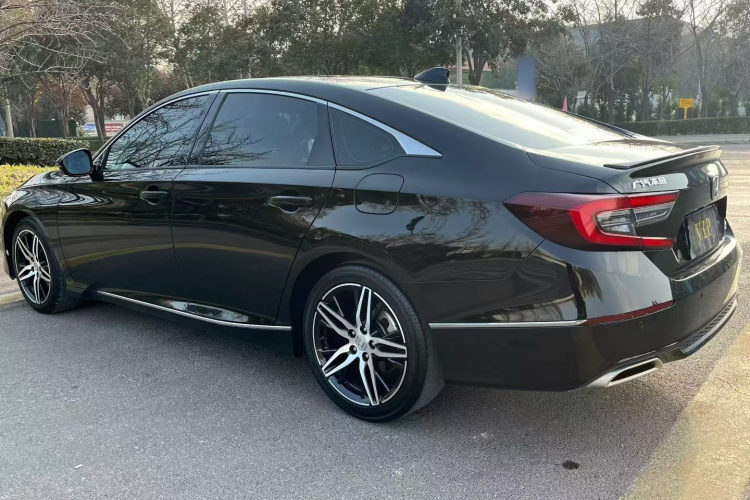 本田 雅阁 2022款 260TURBO 幻夜·尊贵版车身外观6007