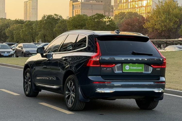 沃尔沃XC60 2023款 B5 四驱智逸豪华版车身外观6007