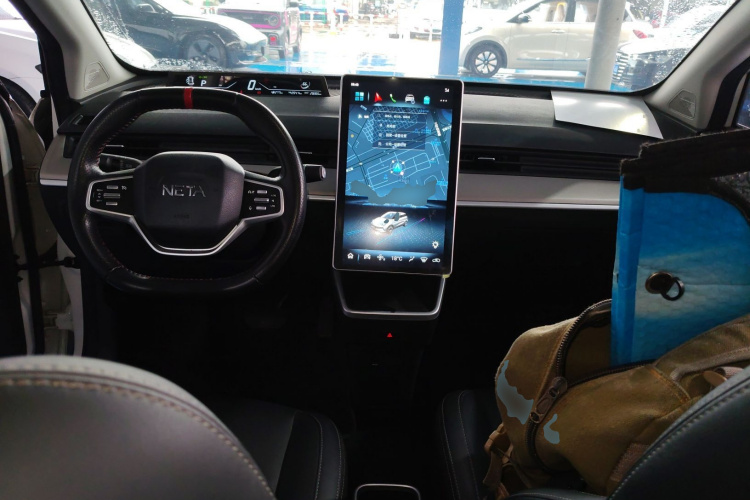 哪吒汽车 哪吒V 2022款 长续航行业定制版中控内饰12