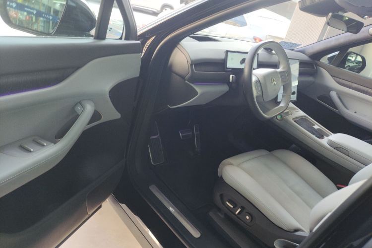 蔚来ES8 2023款 100kWh中控内饰20