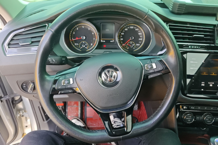 大众 途观L 2020款 330TSI 自动两驱智动豪华版 国VI局部细节13