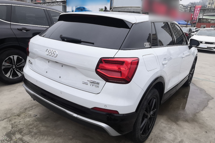 奥迪Q2L 2021款 35 TFSI 时尚动感型车身外观7